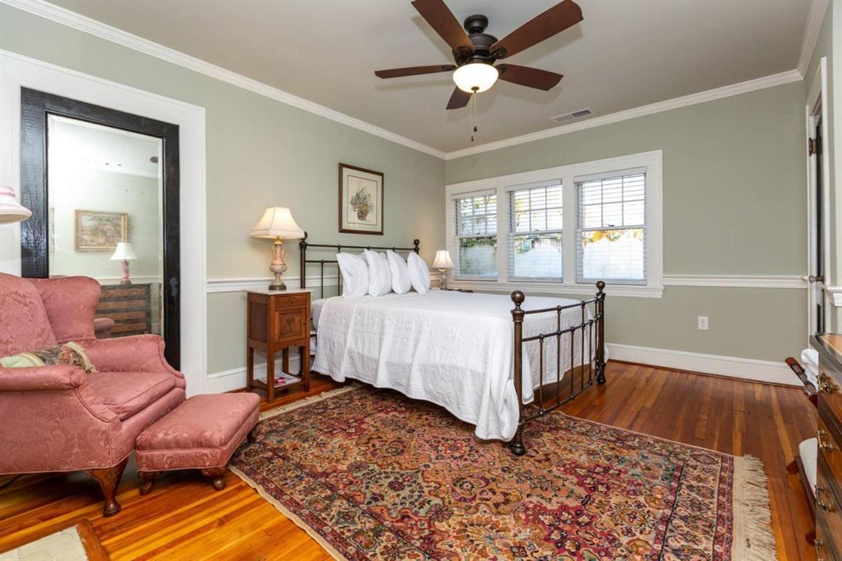 Renowned Historic Home Downtownacross From Park ウィンストン・セーラム エクステリア 写真