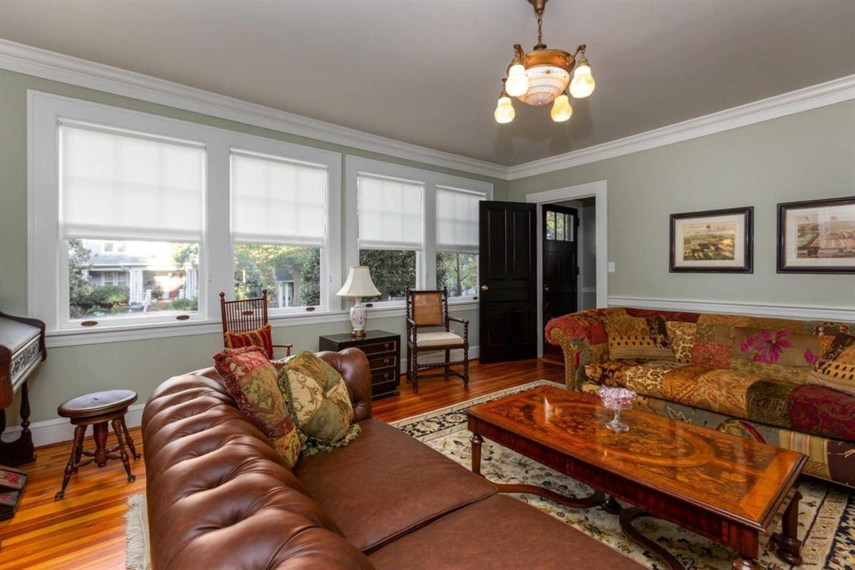 Renowned Historic Home Downtownacross From Park ウィンストン・セーラム エクステリア 写真